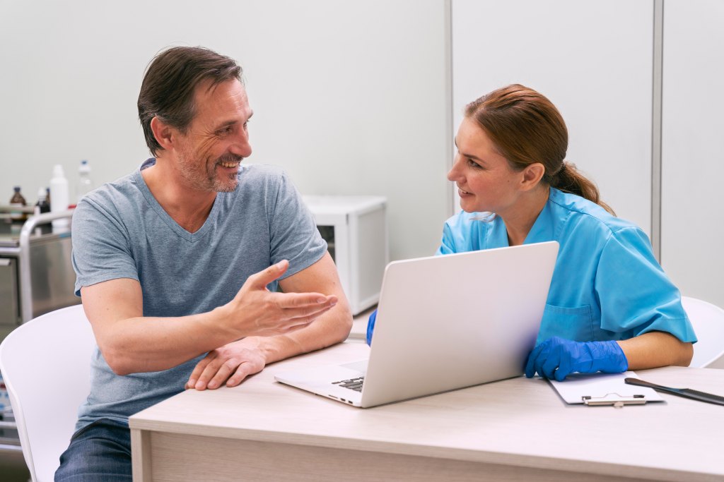 adult-male-getting-hair-loss-treatment